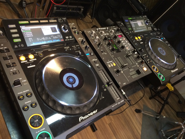 京都一DJさんに快適なスタジオを目指しています〜CDJ2000、DJM400スタジオ内無料レンタル開始！DJM900nexusも！